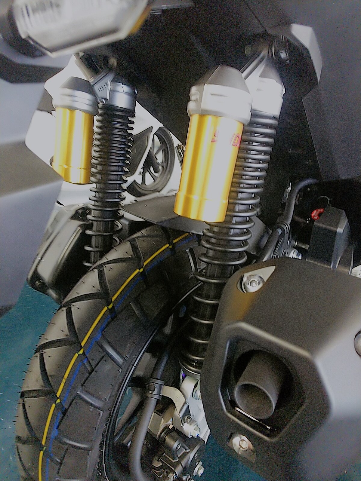 値下げホンダADV150用リアサス