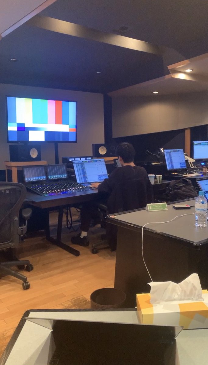 teruinosora's tweet photo. 上司の寿ムービーMA作業。監督しました。かなり面白い仕上がりになってるので式が楽しみ。 https://t.co/PR1UfVj3yT