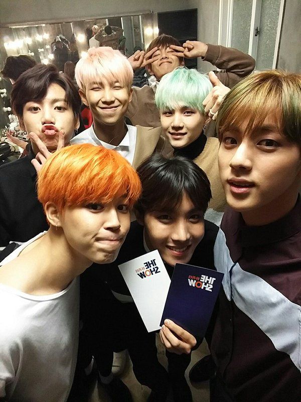 jinspasta's tweet photo. some powerful group selcas taken by jin https://t.co/L0qAseWbwt