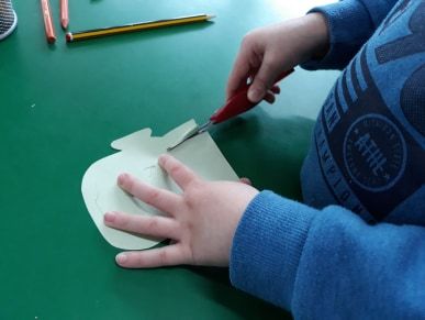 BroughEagles's tweet image. Keeping with the theme of the three Billy Goats Gruff, we&apos;ve been practising cutting some trolls hair! ✂️ #childrenwholearn #readingandlearning #learningthroughplay