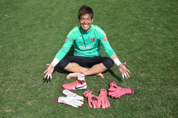 【本人使用/サイン入り】西川周作　キーパーグローブ　NIKE 浦和レッズ／元日本代表 西川周作選手使用のサイン入りキーパー