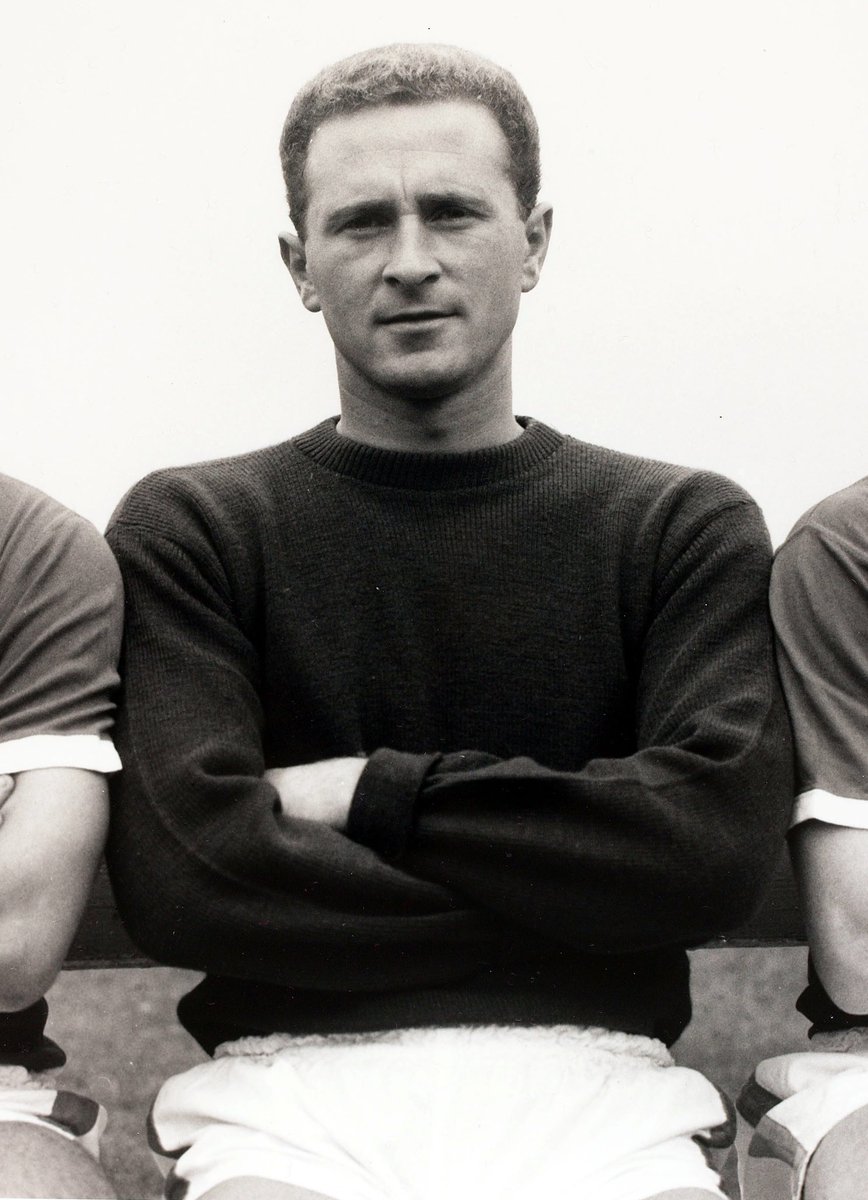 It is with deepest sadness that we have learned of the passing of former player Harry Gregg OBE. The thoughts and prayers of everyone at the club go out to Harry’s family and friends.