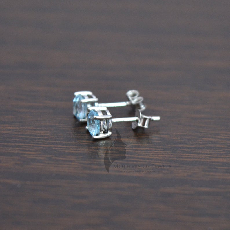 MothersJewels's tweet photo. Topaz Studs, Round 5mm Sky Blue Topaz Gemstone Stud Earrings!

Visit: https://t.co/8iVPgZ6kAW

#topazstuds #studearrings #mothersofjewels #topazlove #topaz #jewelrylovers #fashion #handmade #jewellery #gemstonejewelry #gold #silver #love #jewelrydesigner #jewels #earrings https://t.co/fIXy16vM2s