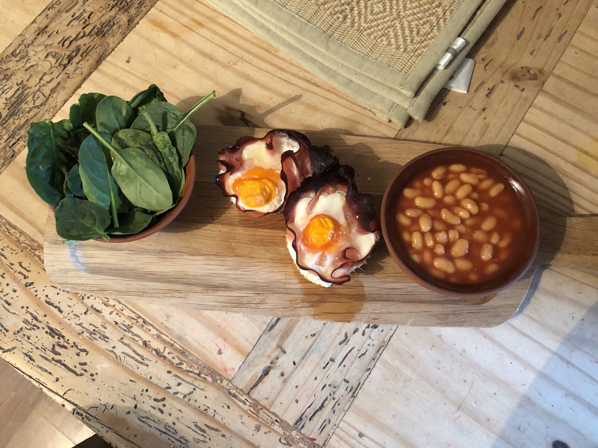 ChrisD63718664's tweet photo. Breakfast of a teacher in half term who ran 5k at 6 am. Thanks @SlimmingWorld for the help in losing six stone. #freefoodfebruary https://t.co/Rd0BbHKJrA