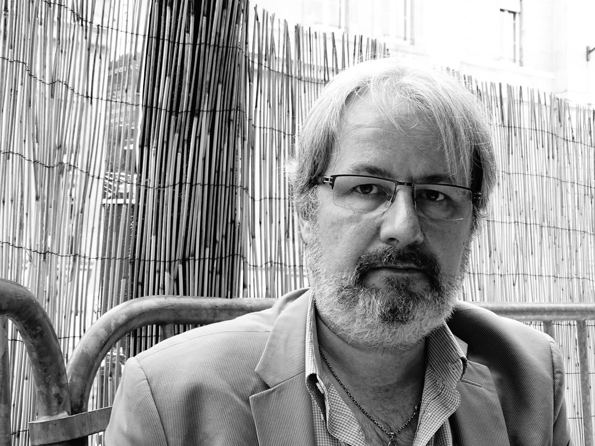 EricDubois's tweet photo. #i4EmploiR cherche emploi dans l'#édition #CDD ou #CDI . Paris /RP. 
Sens de l'organisation et de l'équipe. Un geek dans l'âme. Excellente culture. Lecteur assidu. Auteur lui-même :
https://t.co/bok0HW8dFy https://t.co/3e7u03TsIx 
J'ai la #RQTH .
#PleaseRT https://t.co/gqDpOpxLc7