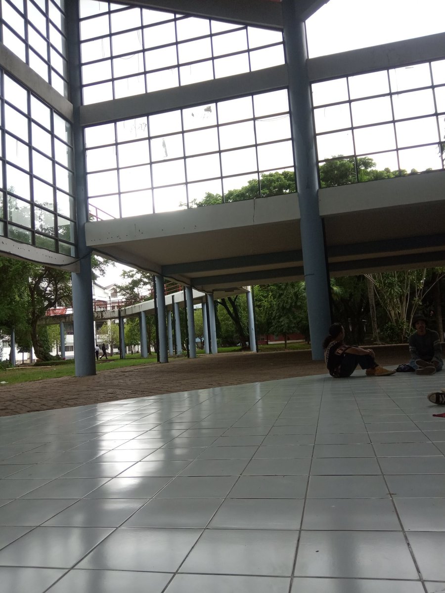 [INFO DISKUSI] 

Diskusi Publik "Omnibus Law: Membaca Masa Depan Indonesia" telah dipindahkan di Pelataran Baruga UNHAS. 

Mariki' gabung, maumi mulai ~