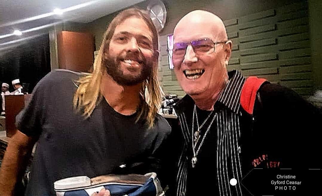 HAPPY BIRTHDAY to
Foo Fighters drummer TAYLOR HAWKINS   