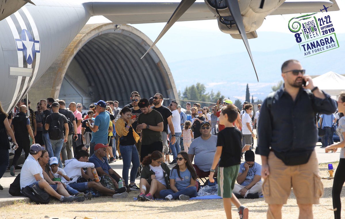 AthensFlyinWeek's tweet photo. A short break under the wings of the USAF C-130J and a chance to tour the most famous transport aircraft!
#athensflyingweek #afw2019 #afw2020 #airshow #airracing #aviation #avgeek #c130 #usaf #cargo https://t.co/cuQdBjIHfw