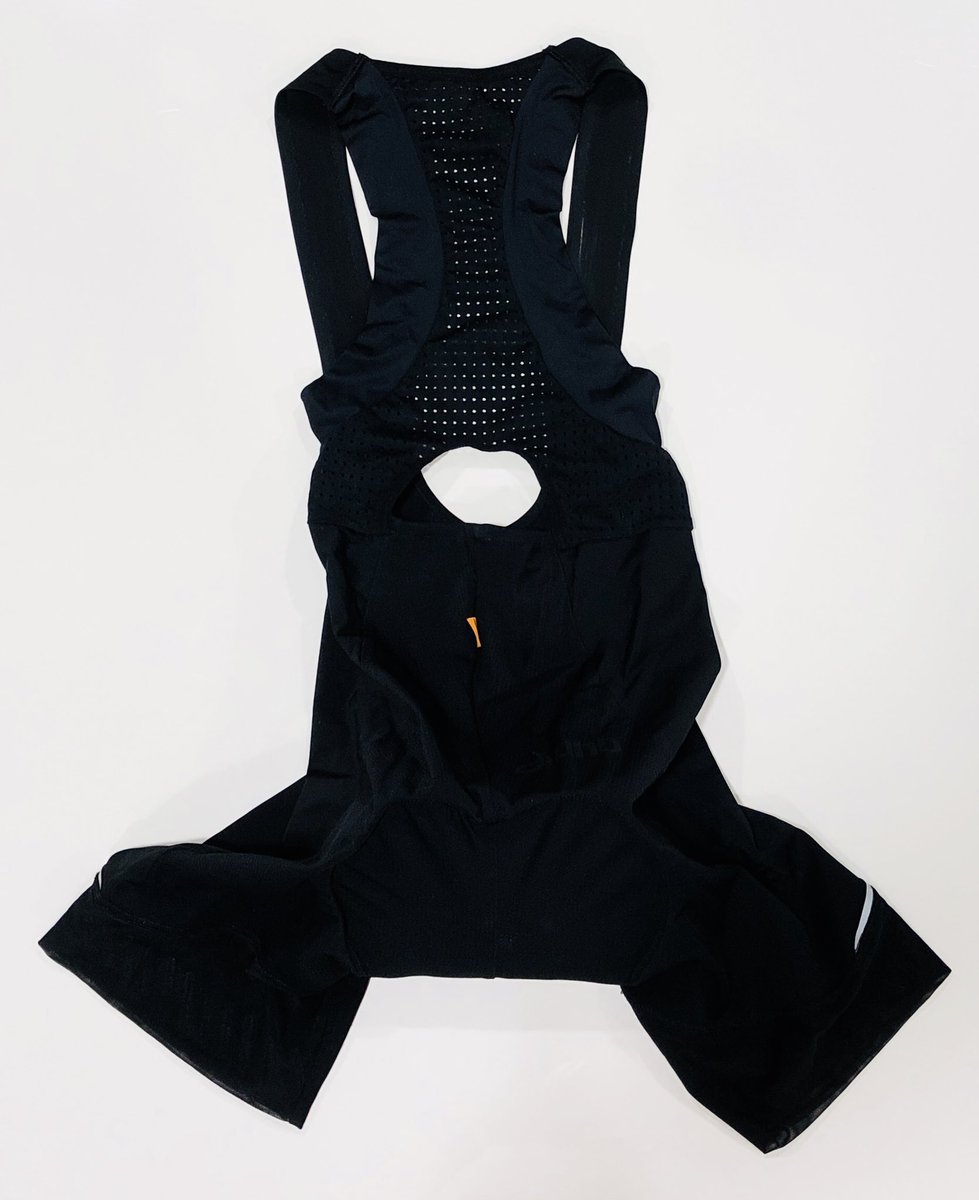 GIVEAWAY! Just retweet &amp; follow me within 24hrs for your chance to WIN this sleek &amp; slimming <a href="/dhbsport/">dhb</a> cycling kit! Winner announced 7pm (AEST) tomorrow! #Retweet #Follow Good Luck 🤞