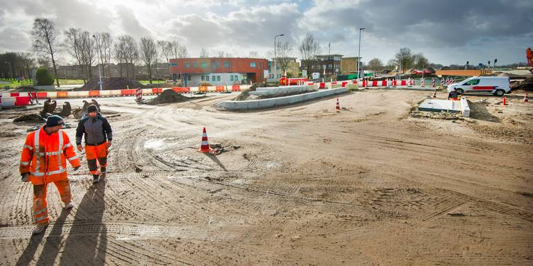 Een nieuw Shared Space gebied wordt ontwikkeld in Hurdegaryp. Straks ontstaat een gedeelde ruimte voor fietsers, automobilisten en voetgangers. #sharedspace
lc.nl/friesland/tyts…