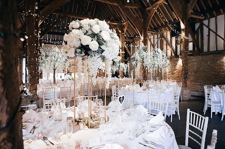CoolingCastle's tweet image. The Tithe Barn ❤️ photography @fayandreaweddings Flowers @chicwedsuk #barnwedding #visitkent #weddingvenue #rochesterkent #tithebarn #weddingideas
