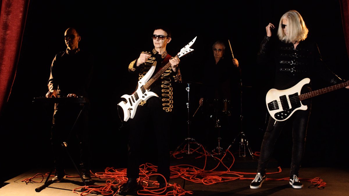 _piknik's tweet image. youtu.be/W4fcnowo_qc
Премьера клипа "В руках великана" на нашем канале в YouTube 6/02/2020 в 12:00