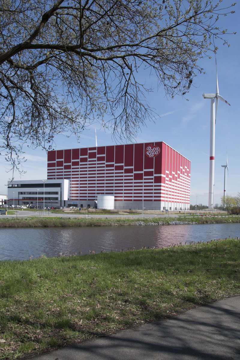 Go #loco using #Colour, like this #fullyautomated #highrisewarehouse in Roeselare for Mexican food producer #PocoLoco designed by #bureauPartners architects. They combined our #colorcoatHPS200Ultra in the vibrant colour Chili and White with a remarkable landmark in #WestFlanders