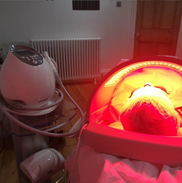 CarltonProLtd's tweet photo. We love seeing how you incorporate our machines into your bespoke facials 😍  How incredible does our RF Pro look in @AndyMillward_ ‘s studio!?

Our RF Pro targets fine lines &amp; wrinkles, reduces the appearance of cellulite, plumps the skin &amp; increases collagen &amp; elastin levels ⭐ https://t.co/T6dkwctx2T