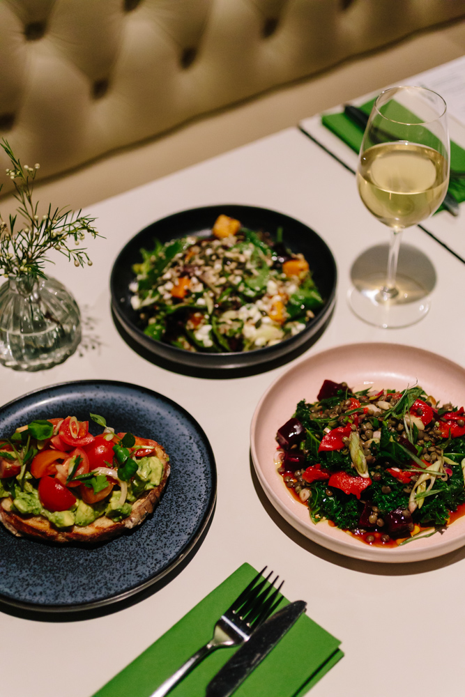 Friend's of the <a href="/royalacademy/">Royal Academy</a> can enjoy a NEW all day dining menu in the #GreenRoom - from brunch, to a light lunch, to afternoon tea and dinner 🍴 ow.ly/GA6f50ye1ii