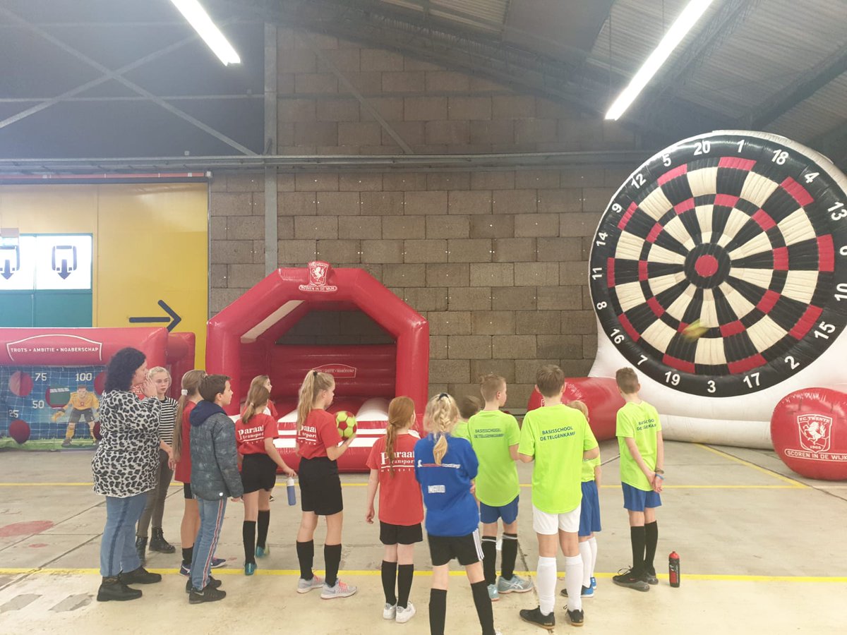 Van dinsdag tot en met donderdag is het streetsoccer toernooi voor meer dan 900 basisschool kinderen uit groep 6, 7 en 8 uit de <a href="/gemeentehengelo/">Gemeente Hengelo</a>.

Wij bieden ondersteuning aan dit evenement en gaan het gesprek aan met vele kinderen en docenten.