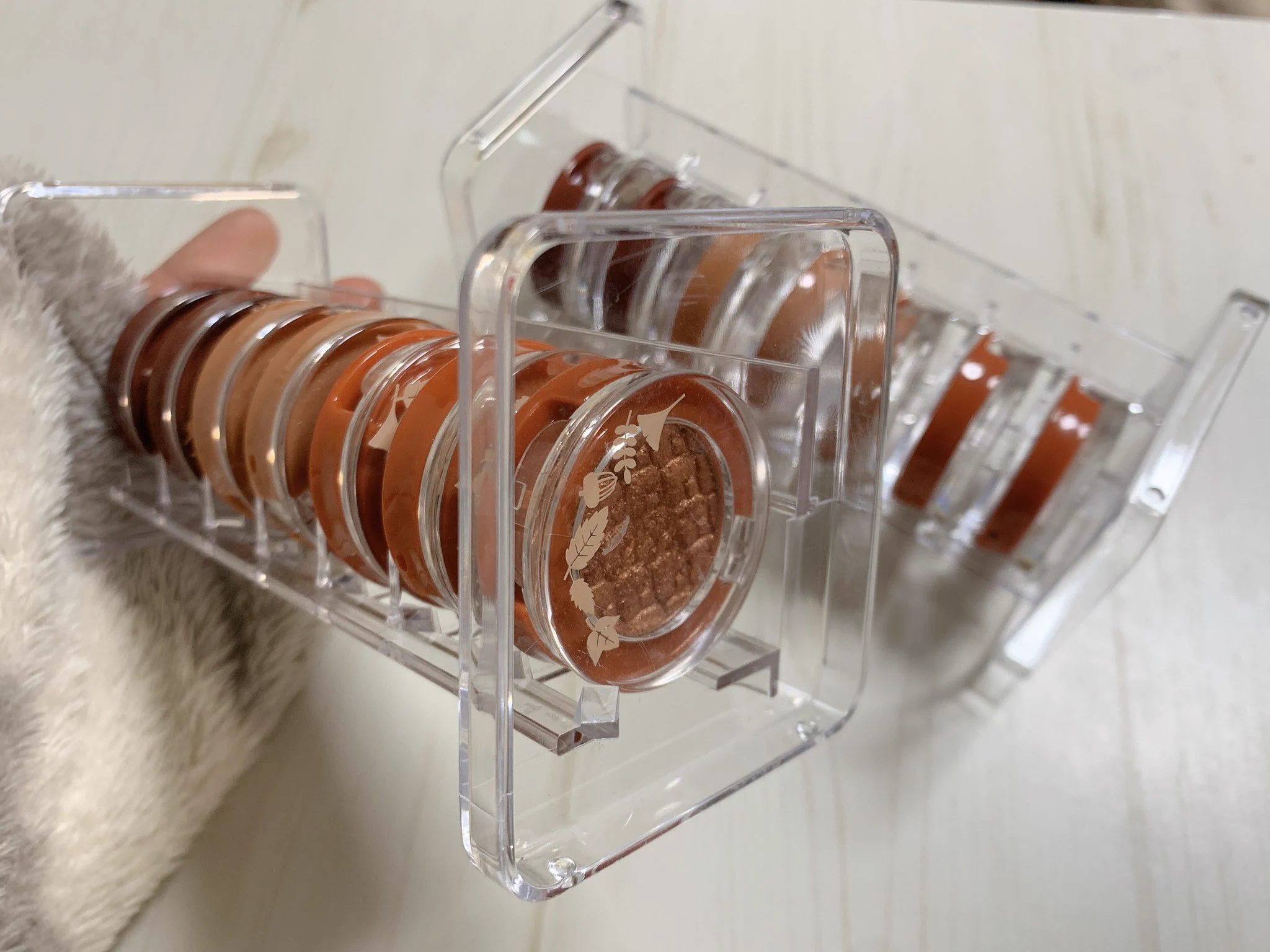 画期的！ダイソーに売ってるマステストッカーがアイシャドウ収納にぴったり！