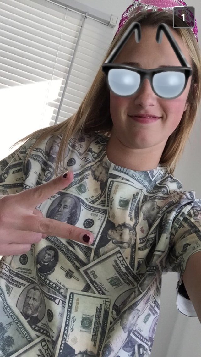 chall0071's tweet image. Happy Birthday Steph!  You’re so money....