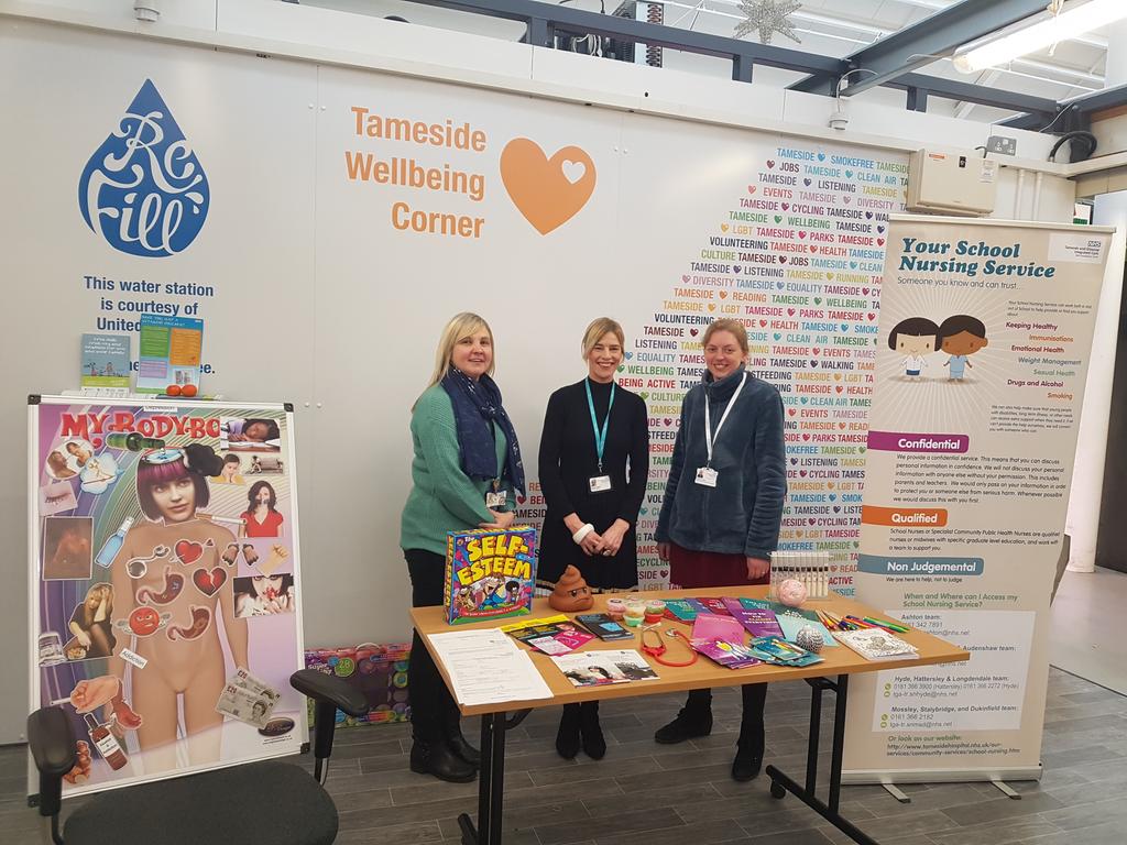 Tameside School Nurses..doing their bit for #children's mental health week ....So proud to be part of the team...