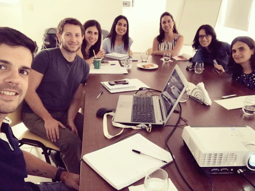 pba_ADIMRA's tweet photo. Planificación 2020 👨💻👩💻📒✏
Jornada del Equipo de Trabajo de @ADIMRA_provBSAS
Proyectamos nuevas lineas de trabajo para acompañar a las Pymes #metalurgicas
@RedADIMRA #ADIMRAFederal #innovacion #formacion #cadenasdevalor https://t.co/WdQCXdHjDD