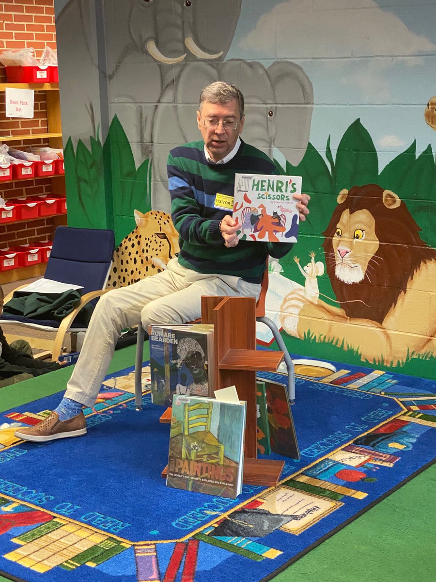 Day Two of the CCMW was a success! Mr. Edward Williams, librarian from Fulton County Library Metropolitan branch talked to students about career choices and read Henri’s Scissors.📔📓