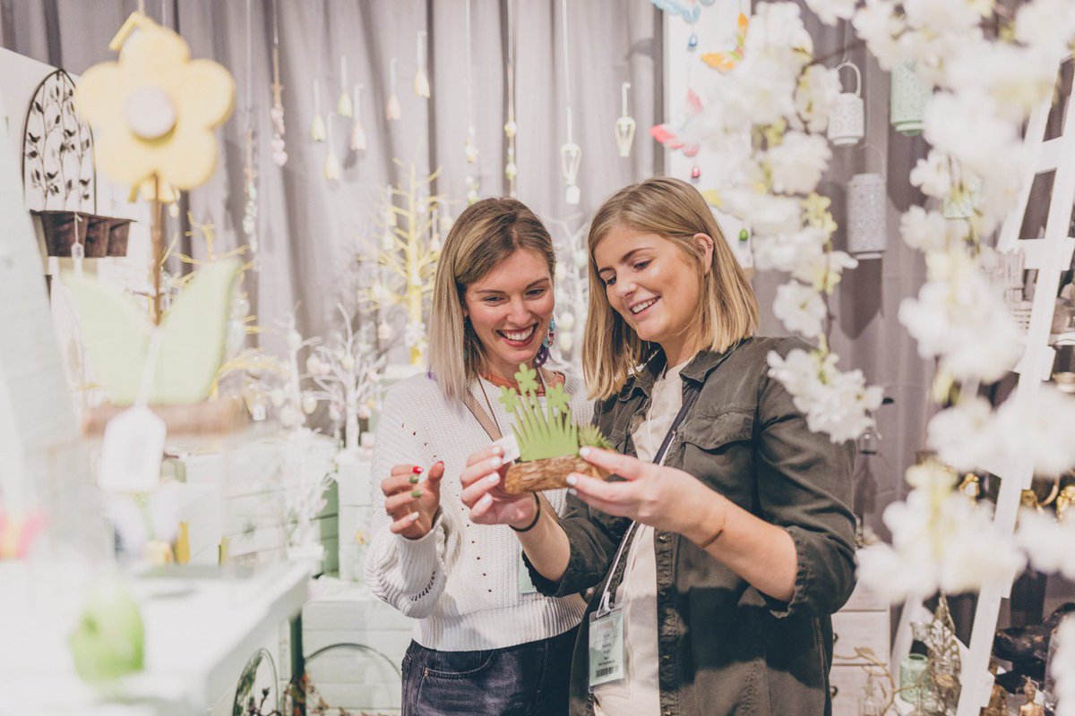 SpringAutFair's tweet photo. There’s still time to experience all the new-ness of #SpringFair2020 - join us today and tomorrow! Your next bestseller is waiting to be discovered!

#SpringFair2020 #SpringFair20 #NECBirmingham #PowerOfOne 2-6 Feb 📅 https://t.co/cpUti0ZNuc