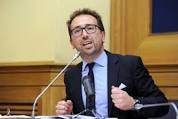 ass_ue's tweet photo. #coffeebreakla7 #QuartaRepubblica XLei #Porro la #quarantena e' da #medioevo ?Da quanto tempo denunciamo #ongs #imbacazioniprivate #immigrati #senzadocumenti #controllibiologici in loco hanno portato #malattie daNoi scomparse tipo la #tubercolosi #malattiedermiche #hiv #sifilide https://t.co/yympw3M72a