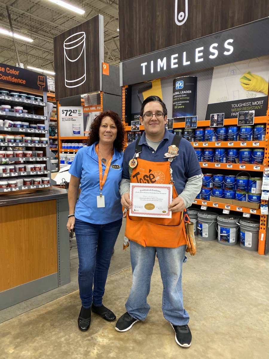 longwayfromhom's tweet photo. Whole store effort. Michaela from Delta mechanical recognizing associates throughout the store, D28, D70, D24, D25, and D26. Great job driving leads, supporting our partners. @AJoyner32 @DougBischoffDSM @DeltaMechanical #leadsinsalewin https://t.co/Eu6hn87AGZ