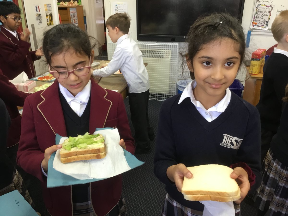 In D&T lessons, Year 3 students have enjoyed a lesson about how to make a healthy sandwich. We had lessons on the food pyramid; the healthiest food you can have & how these food can be presented to make them more appealing to the public. #NewMalden #healthychoices #foodinschool