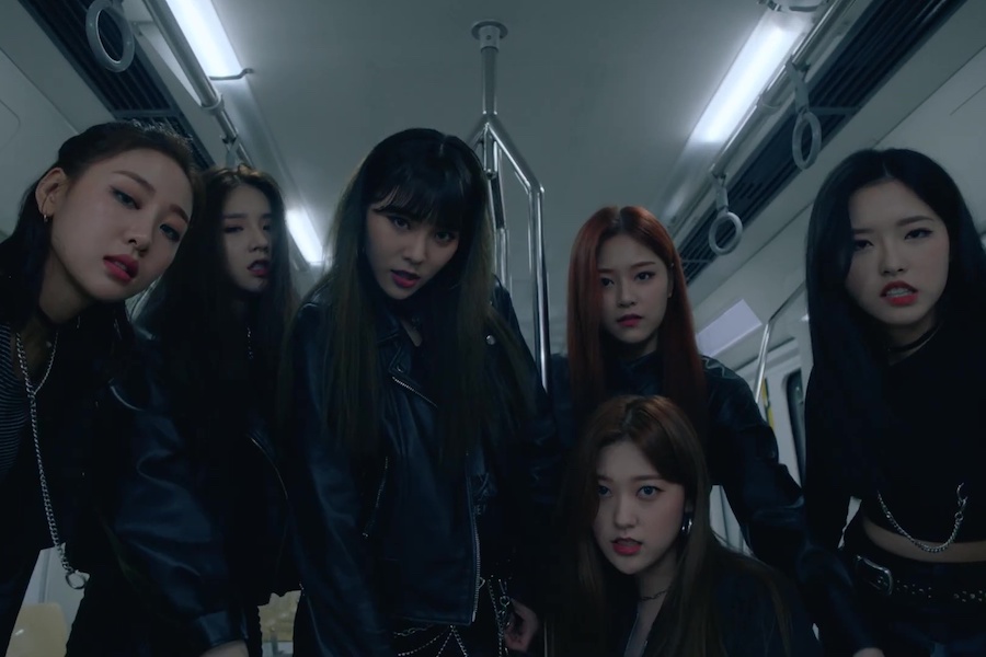 soompi's tweet photo. WATCH: #LOONA Confidently Expresses Themselves In "So What" Comeback MV #LOONA_SOWHAT https://t.co/2a37PwkAMw https://t.co/SBHdvsxAOT