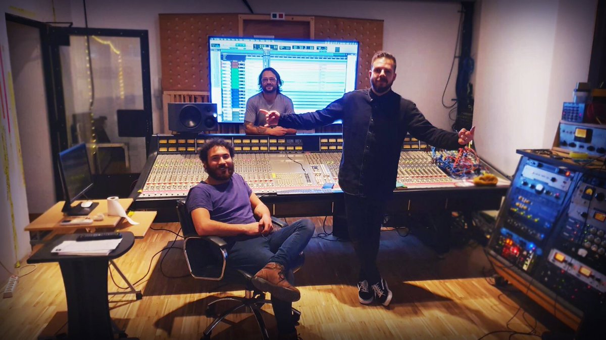 <a href="/Mirloblancoband/">Mirloblanco</a> entra a grabar su tercer disco

👉bit.ly/31qcuGu