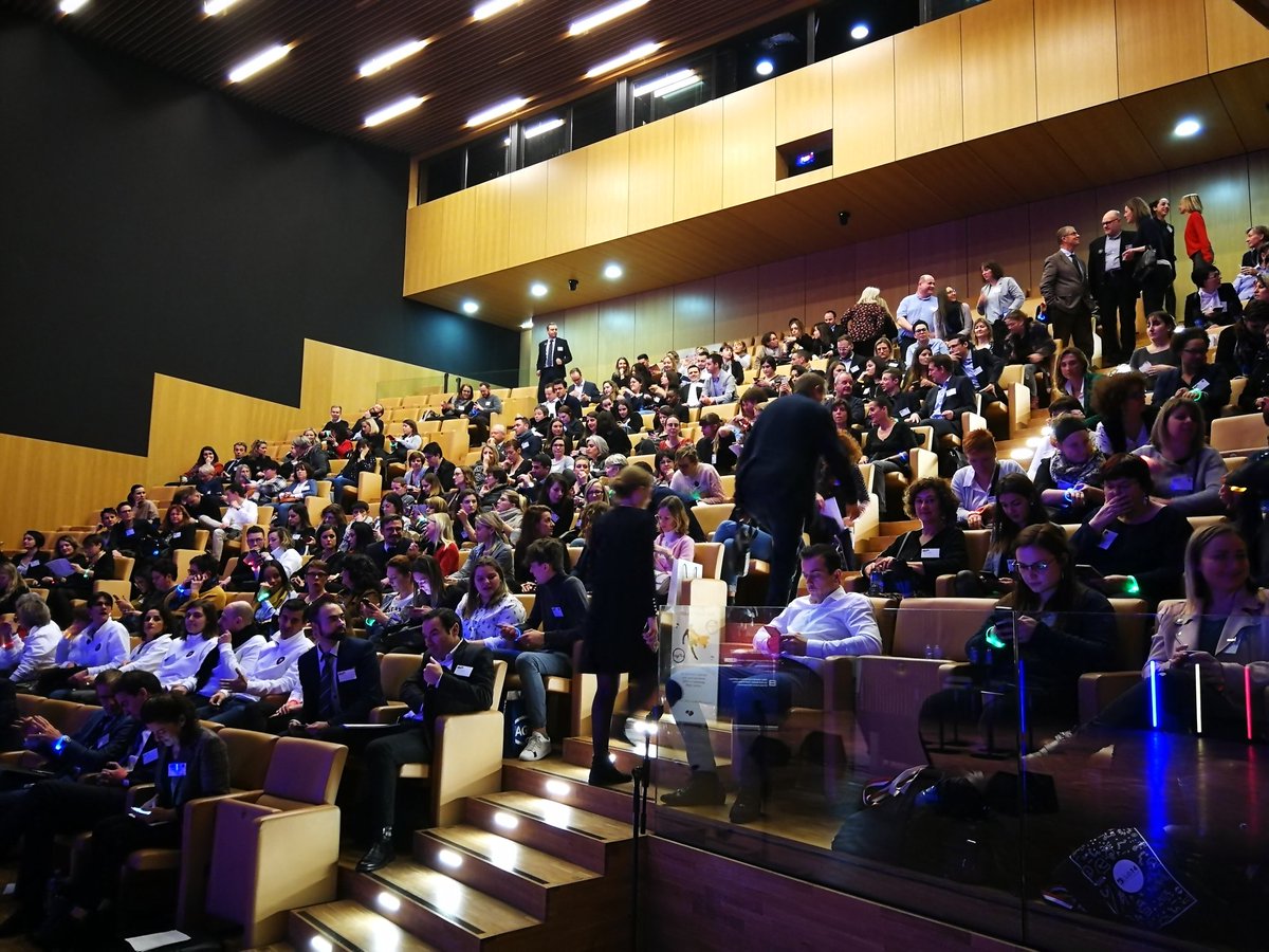 Bensliman31777's tweet photo. À Nancy avec @ElodieLanfrank @RenanContensaux @magali. La team @AXA_Banque au+près de nos ami(e)s conseillers d'agence AXA. Conseil, Service &amp; professionnalisme toujours orientés Client! #energytour @AXAFrance @ehennau @MathieuBrout @Raymond_J_P @GeryM @PrevBen @Coachsdesventes https://t.co/gRONrtvZa5