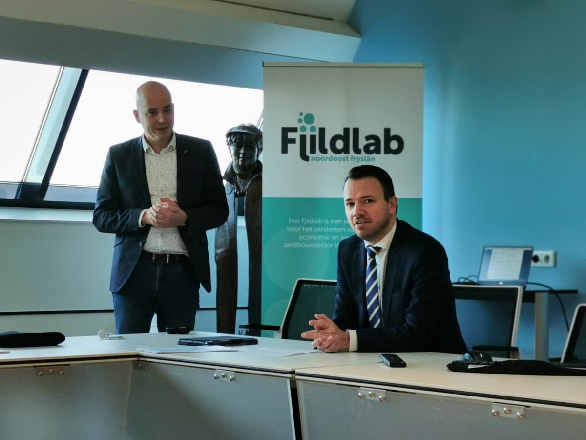 colorcircle_eu's tweet photo. [#live #IRLECOLOR] #electedrepresentatives are also part of the project. @Sanderderouwe from @provfryslan meets #InterregCOLORCIRCLE partners "on #circulareconomy, let's tell our story together" #doinglearningtelling https://t.co/8J6AGyLspu