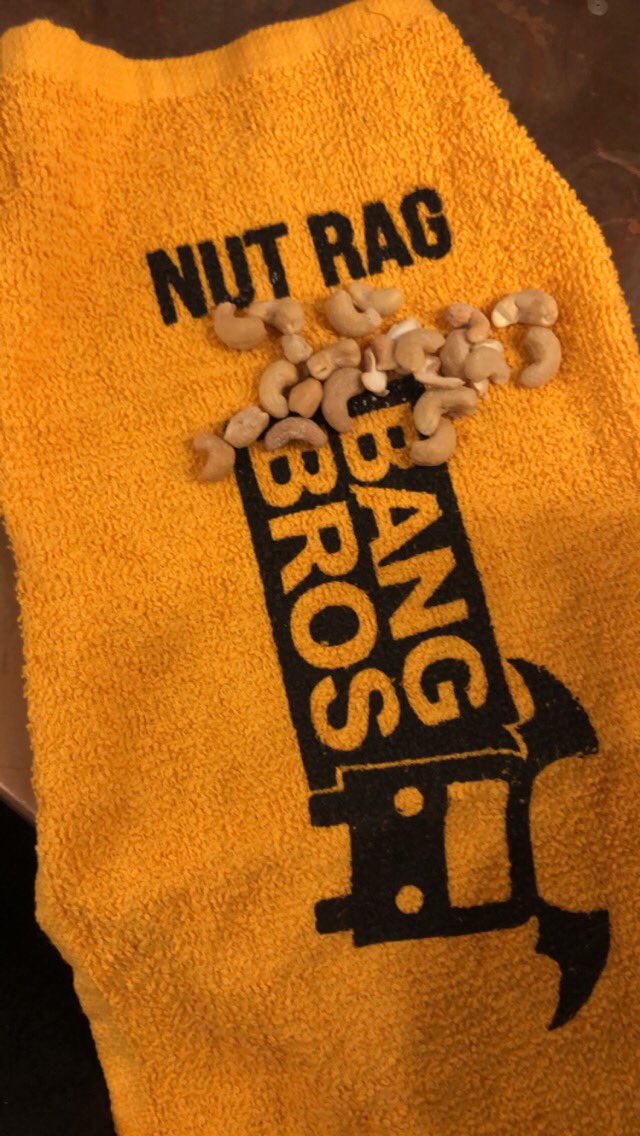 bjmcnaughtypdx's tweet photo. Thank you Bang Broa @BangBrosDotCom1 for the gift!
I don’t know how I ever ate my nuts before with out my new nut rag!!
#nutrag #nutsinmymouth #putitinmymouth #feelingnutty #thatsnuts #bangbros #banging #sometimesyoufeellikeanut #nuts #nuthut https://t.co/IrqNu5kVun