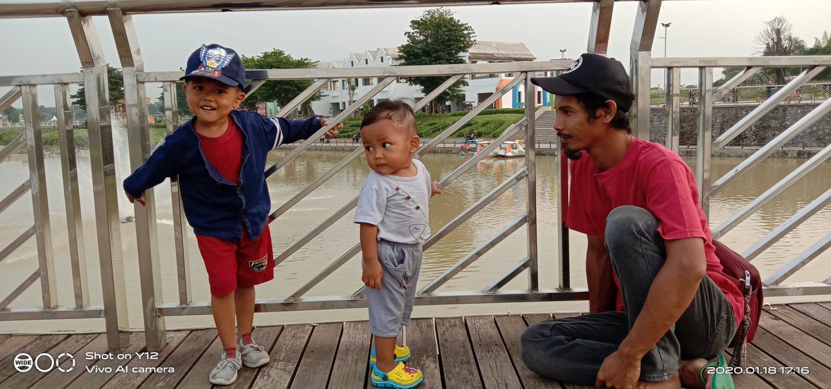 Maaf numpang lewat
#masihrocknroll