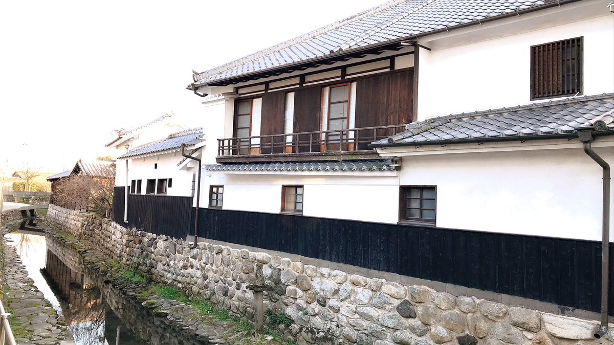 towabuilding's tweet photo. 最後は白壁の町をぶらぶら。
自然とフルーツと町並みと、うきはは魅力に溢れる場所でした。
次はあったかい時期に来るんだ(誓い)
#うき泊会2020 #農泊体験 #UKEP https://t.co/bwUNYXZ4JR