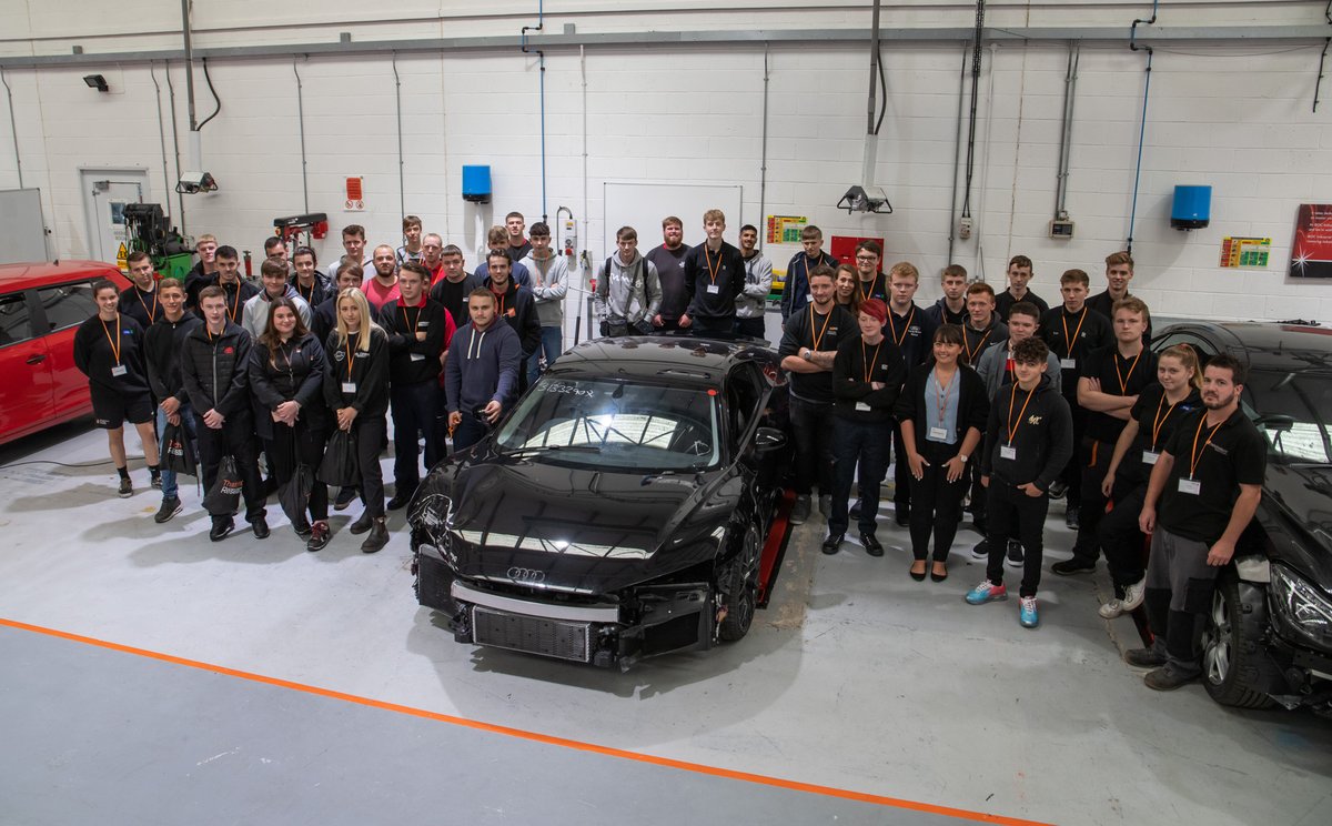 ThatchamRepair's tweet photo. We have trained over 1,550 apprentices since we started to deliver training 15 years ago. 

We have a dedicated Automotive Academy with the latest vehicles, technology and equipment. 

#NAW2020 #skysthelimit #realworldskills #apprenticeships 
#vehiclerepair https://t.co/66EntpdpUV