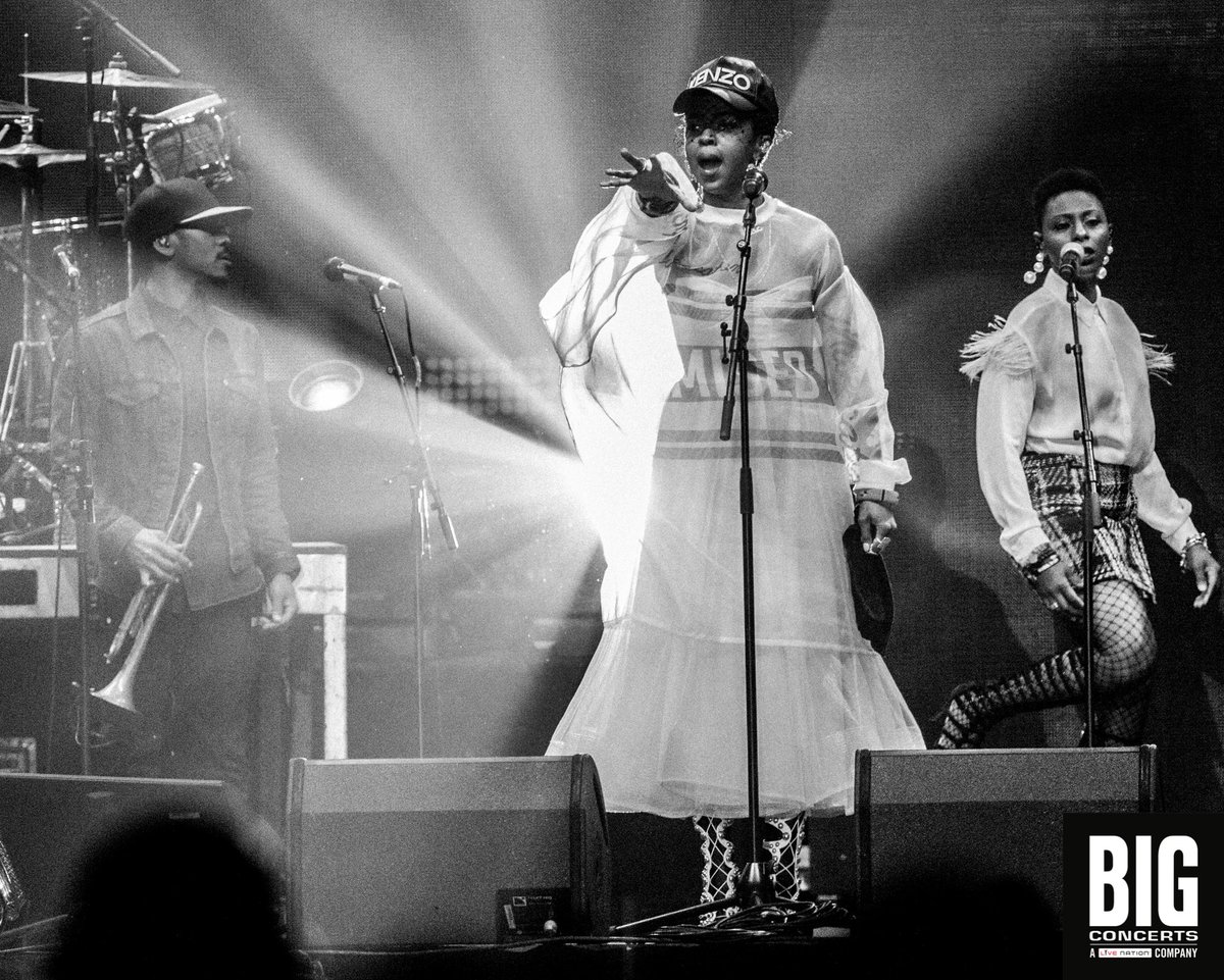 MobileMediaMob's tweet photo. For one-night-only, 90s legends @mslaurynhill and @nas were in SA for yet another @bigconcerts spectacular. The #MMMob snapped, shot and shared the show without missing a beat.
#actionphotography #eventphotography #bigconcerts #southafricanmusic #mslaurynhill #MobileMediaMob https://t.co/Vv32WGinrR