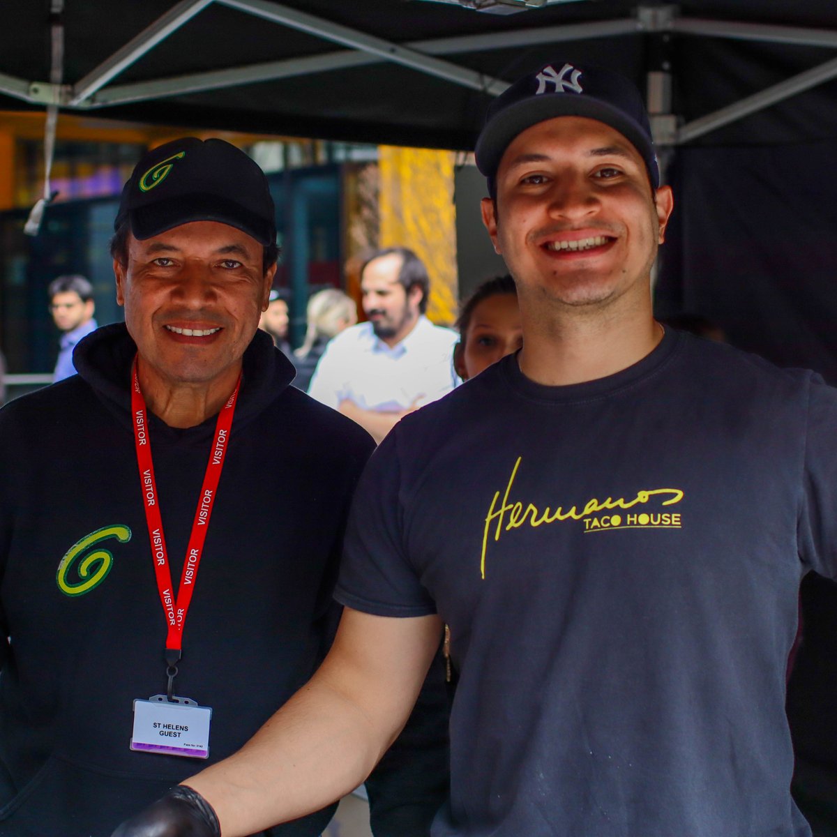 The face @hermanostacoshouse make when they see you enjoying the fresh tacos they made ☺️
P.s If you're a #streetfood vendor, feel free to download our app to sign up for upcoming events 😉
.
.
.⁣
.⁣
.
.⁣
#foodieapp #foodapp #foodvendors #streetfoodvendors