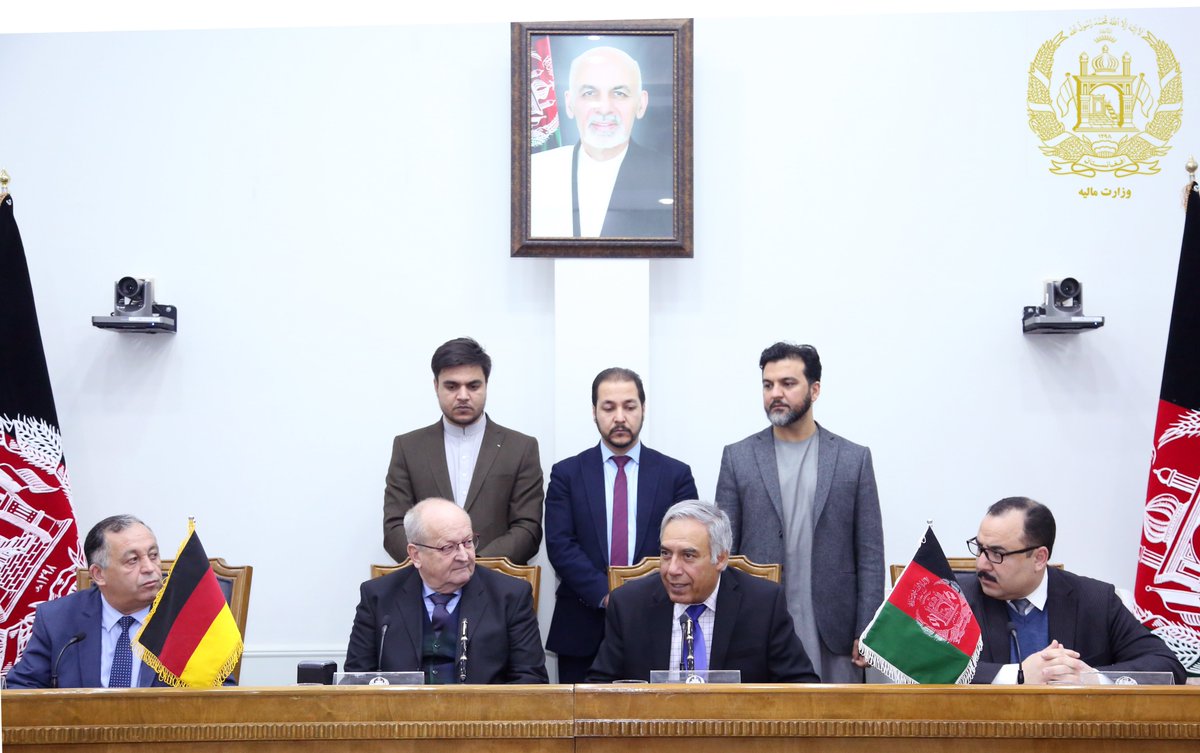 HumayonQayoumi's tweet photo. د اوبو رسونې شرکت او افغانستان ښاري کانالیزاسیون او المانۍ کمپنۍ دورش انټرنیشنل ترمنځ د کابل ښار فاضله اوبو ماسټر پلان قرارداد لاسلیک شو https://t.co/2iNukqdQmb