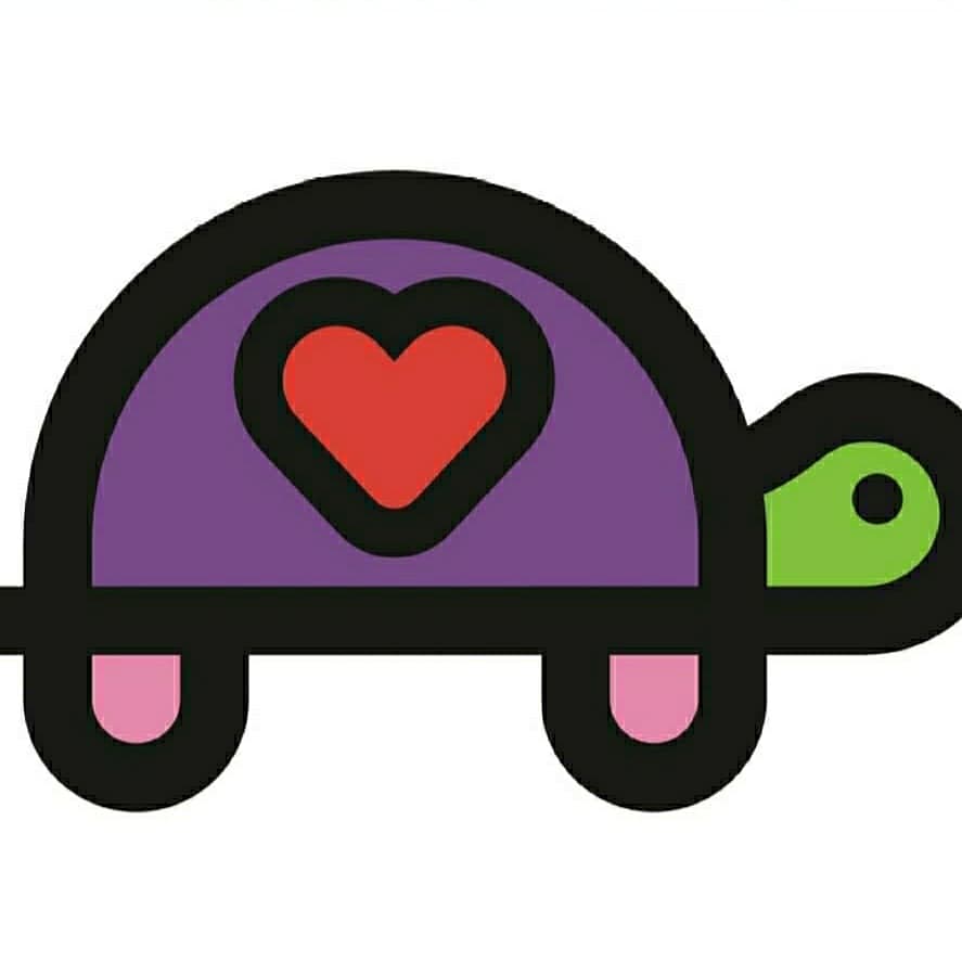desimuxii's tweet photo. Cuando mi tortuga casi aparece en el libro de letras de las canciones del nuevo disco de @MalditaNerea ❤🐢❤
P. D. La primera tortuga es la que hice yo. La segunda tortuga es la que sale en el libro. 
#MalditaNerea #Tortugas #UPLLN #ParecidosRazonables #Canciones https://t.co/v1ODwRl3AZ