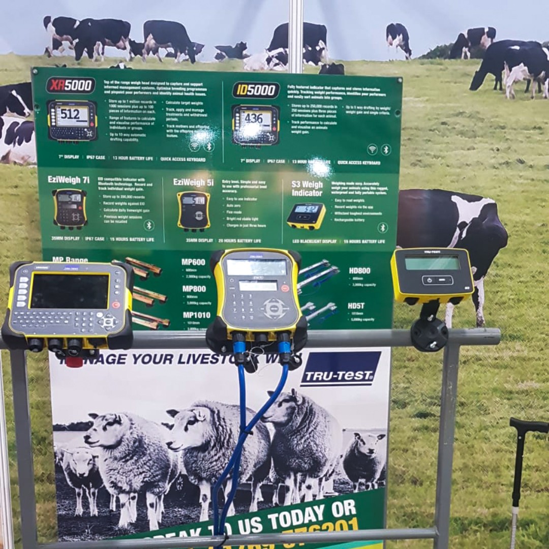 DatamarsEurope's tweet photo. That's John all set up at the @molevalley farmers stand today at @Dairy_TechUK ๐ Providing support for any Tru-Test questions you may have, after all you can't manage what you don't measure!
#measuretomanage #dairytechuk #febeefruary #dairytech https://t.co/AaR3m6CwxC