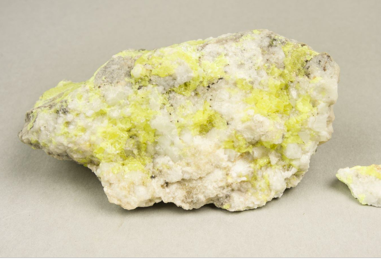joyce_dixon_'s tweet photo. 18th C embodiments of Sulphur Yellow from Scotland and Saxony, which I'll be discussing this afternoon at @ECRS_Edinburgh, 4.30pm @IASH_Edinburgh https://t.co/tC2S5xENb6