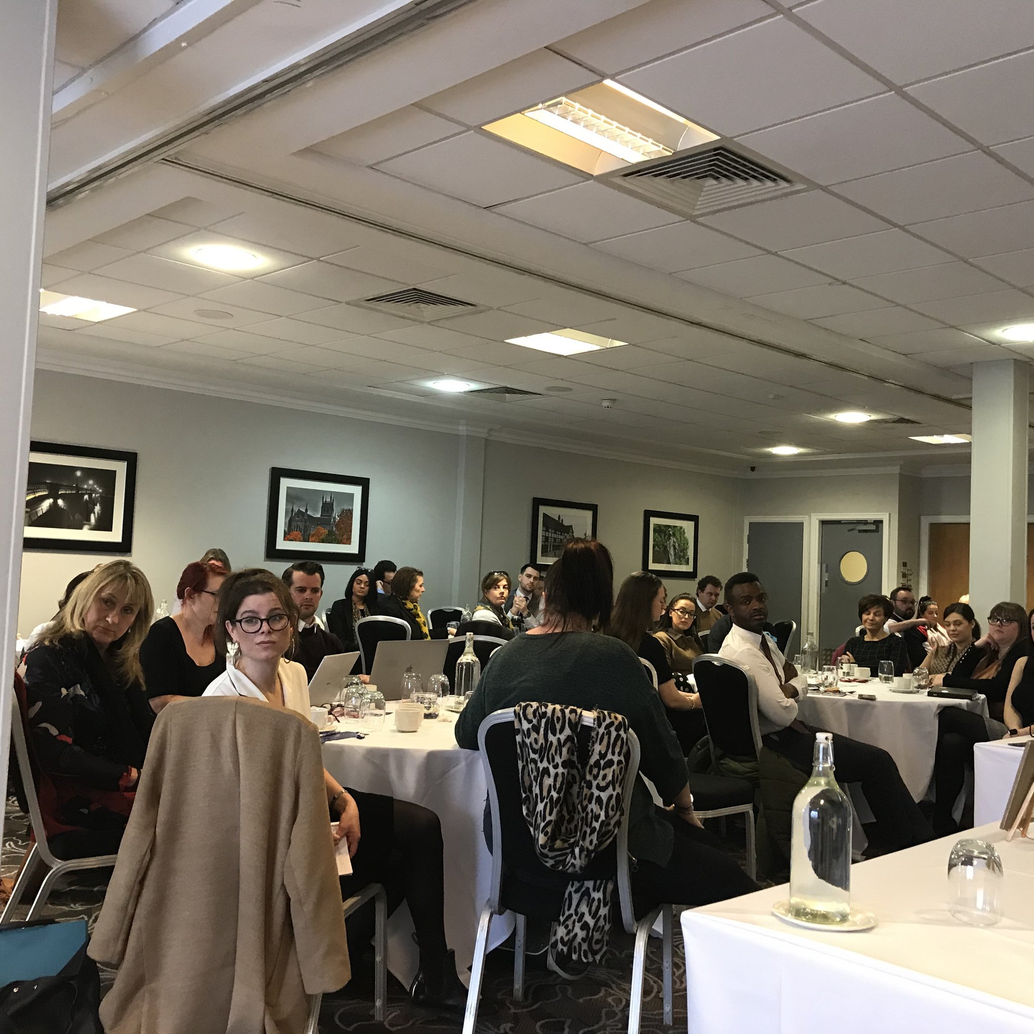 Relocation Agent Network on Twitter: