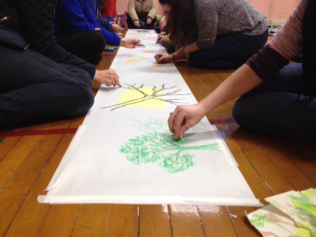 StarcatchersCS's tweet image. Tomorrow, @reddperil is working with our participants at @EastRenCouncil to delve into visual arts for early years. 

Read her blog on the importance of mark-making for @StarcatchersUK's #MakingMyMark campaign here: starcatchers.org.uk/blogs/mark-mak…