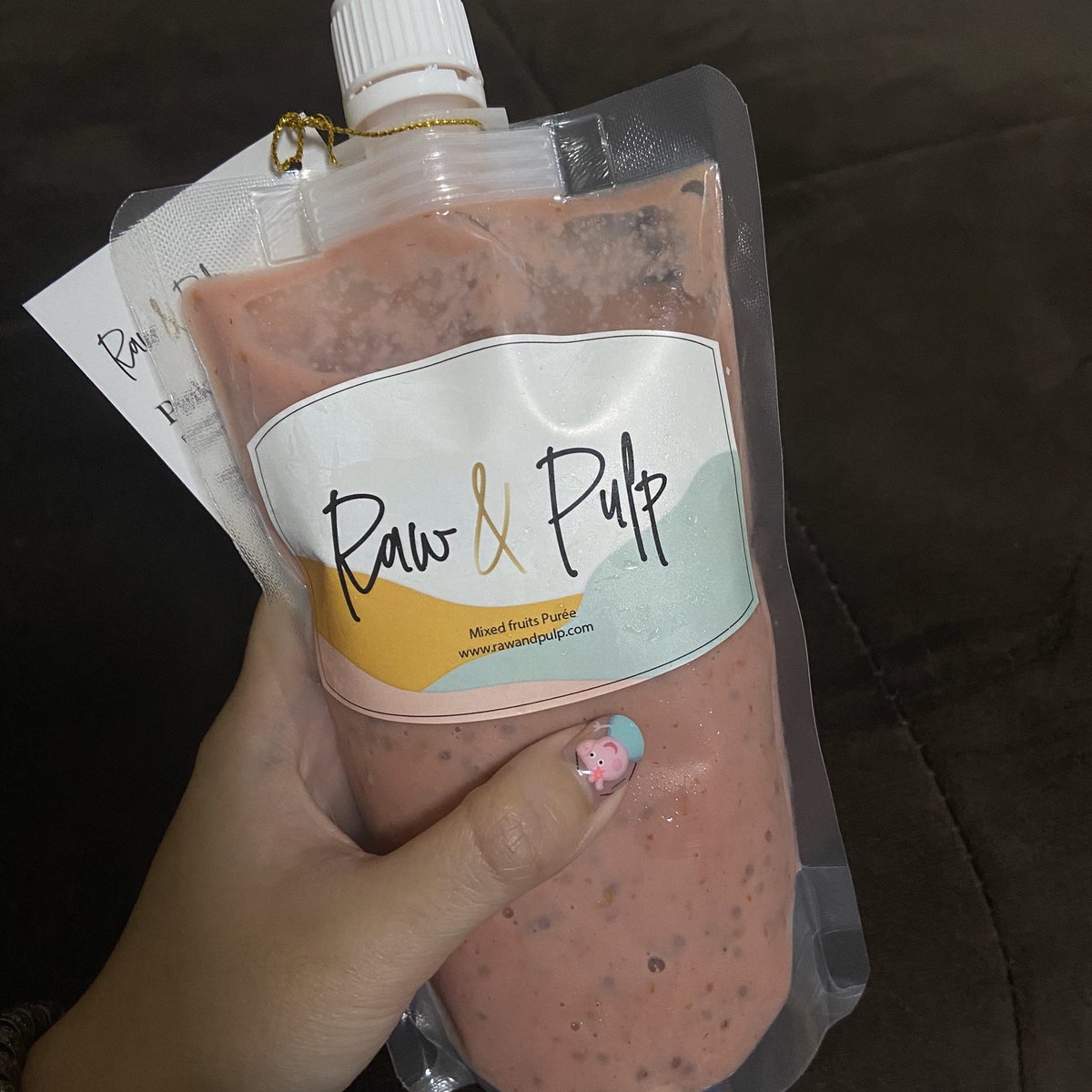 Justwanna_'s tweet photo. อันนี้ก็อร่อยยย สีชมพูน่ารักมาก มันเป็นสูตร Pink Beauty รสชาติเบอรี่ๆเปรี้ยวๆหวานๆอ่ะ มีเม็ดๆของผลไม้ให้เคี้ยวด้วยย https://t.co/dY2u1OmgZb