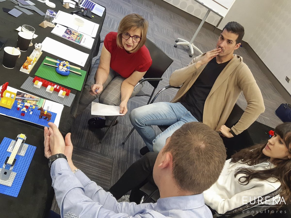 Otra formación de #trabajoenequipo con #LegoSeriousPlay para <a href="/Melia_Castilla/">Melia_Castilla</a> . Maravilloso #EquipoHumano! <a href="/MeliaHotelsInt/">Meliá Hotels International</a>