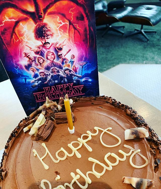 Phil’s Birthday today....a fab cake and a rather disturbing card..... can you spot him and the office dog Ruby on it?? #strangerthings #evenstrangercard 😂🥳 ift.tt/2UpNayP