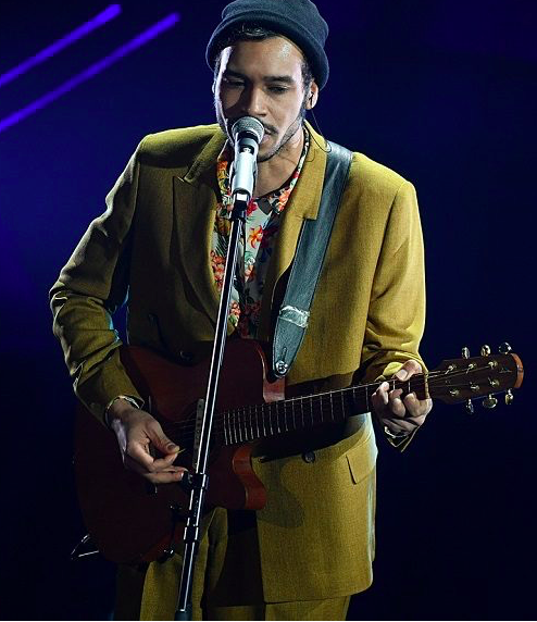 negrifirmanpr's tweet photo. Yesterday Thomas Fadi in look @ASOS with floral @GUESS shirt #Sanremo2020, so cute! @SanremoRai #NFcoolclients #NFpeople โจ https://t.co/SfRByUdIeh