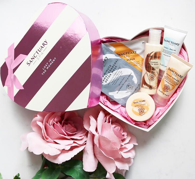 This Valentine’s day get lost in the moment with this beautiful skin and bodycare gift set from @sanctuaryspa https://t.co/d97UE0gcWT #bbloggers #beauty @DowalWalker @FemaleBloggerRT #bloggerstribe https://t.co/QNUVqMmjiQ